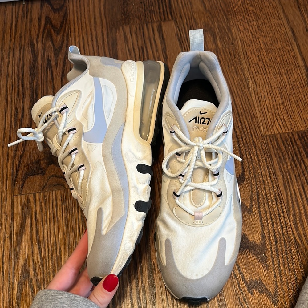 Air 270 Nike women’s size 9 white/grey/baby blue